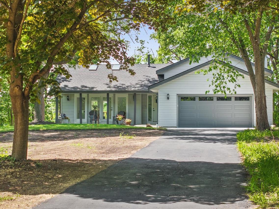 11602 Bend River Rd., Roscoe, IL 61073