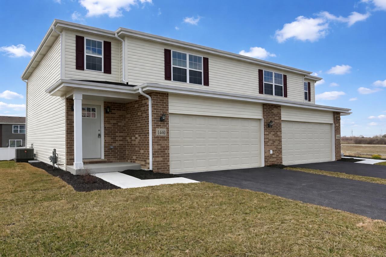 1440 Somerset Dr., Beecher, IL 60401