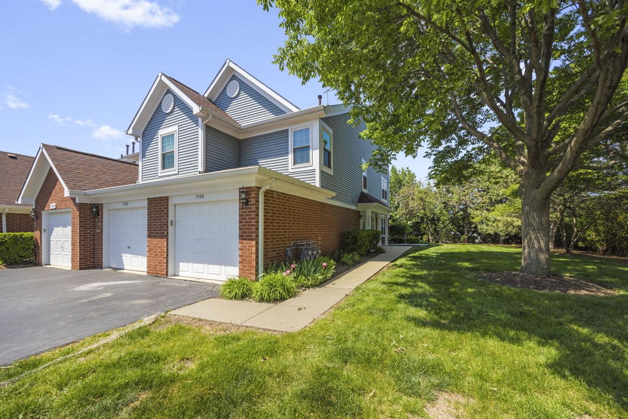 1500 Thornfield Ln., Roselle, IL 60172