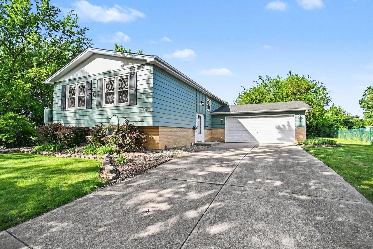 15405 James Dr., Oak Forest, IL 60452
