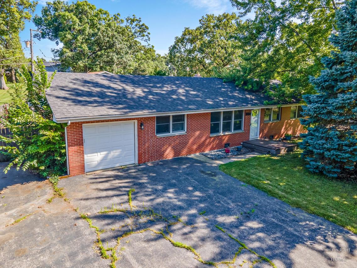 37137 N Summerfield Dr., Lake Villa, IL 60046