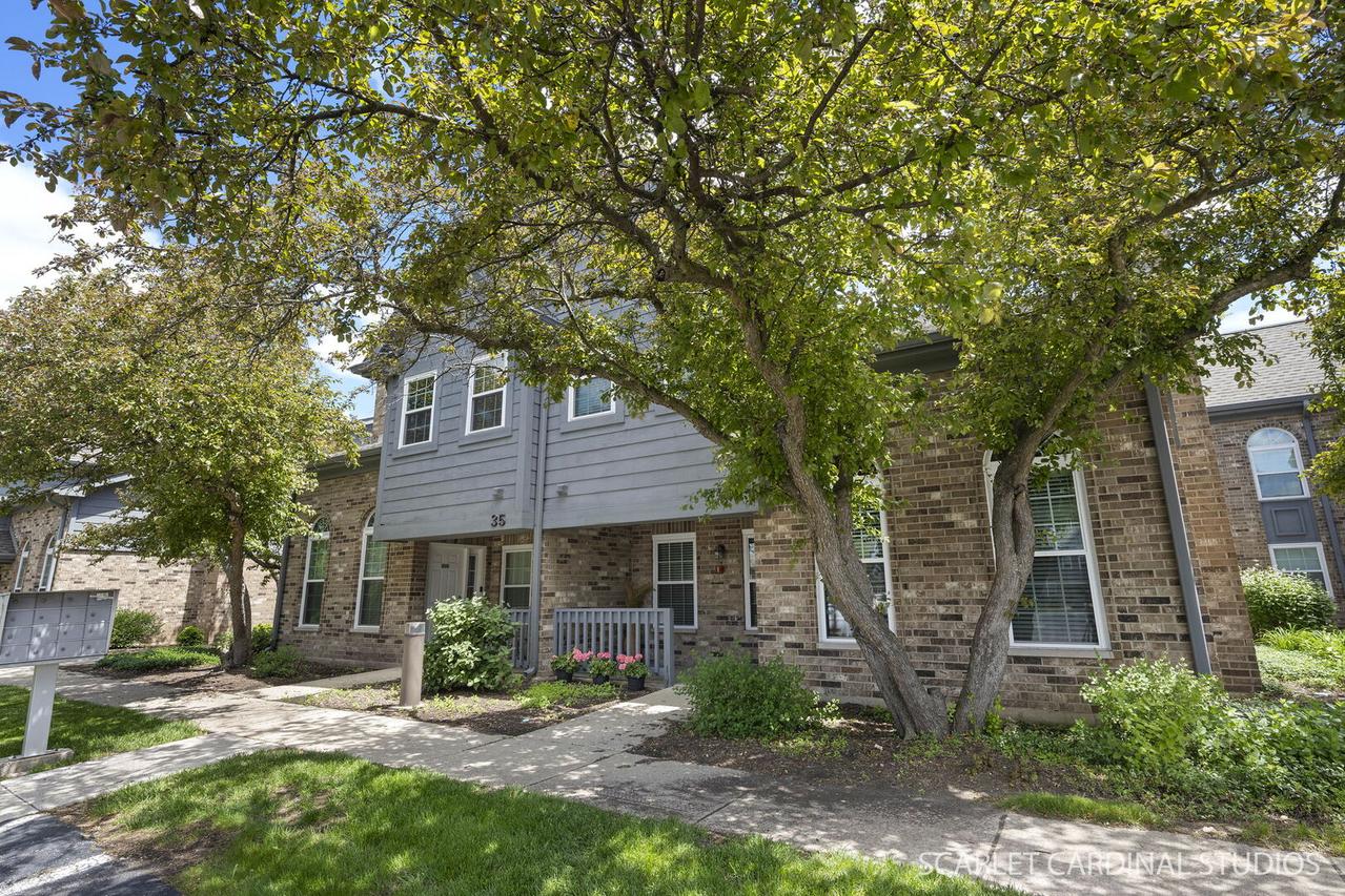 35 Foxcroft Rd. #123, Naperville, IL 60565