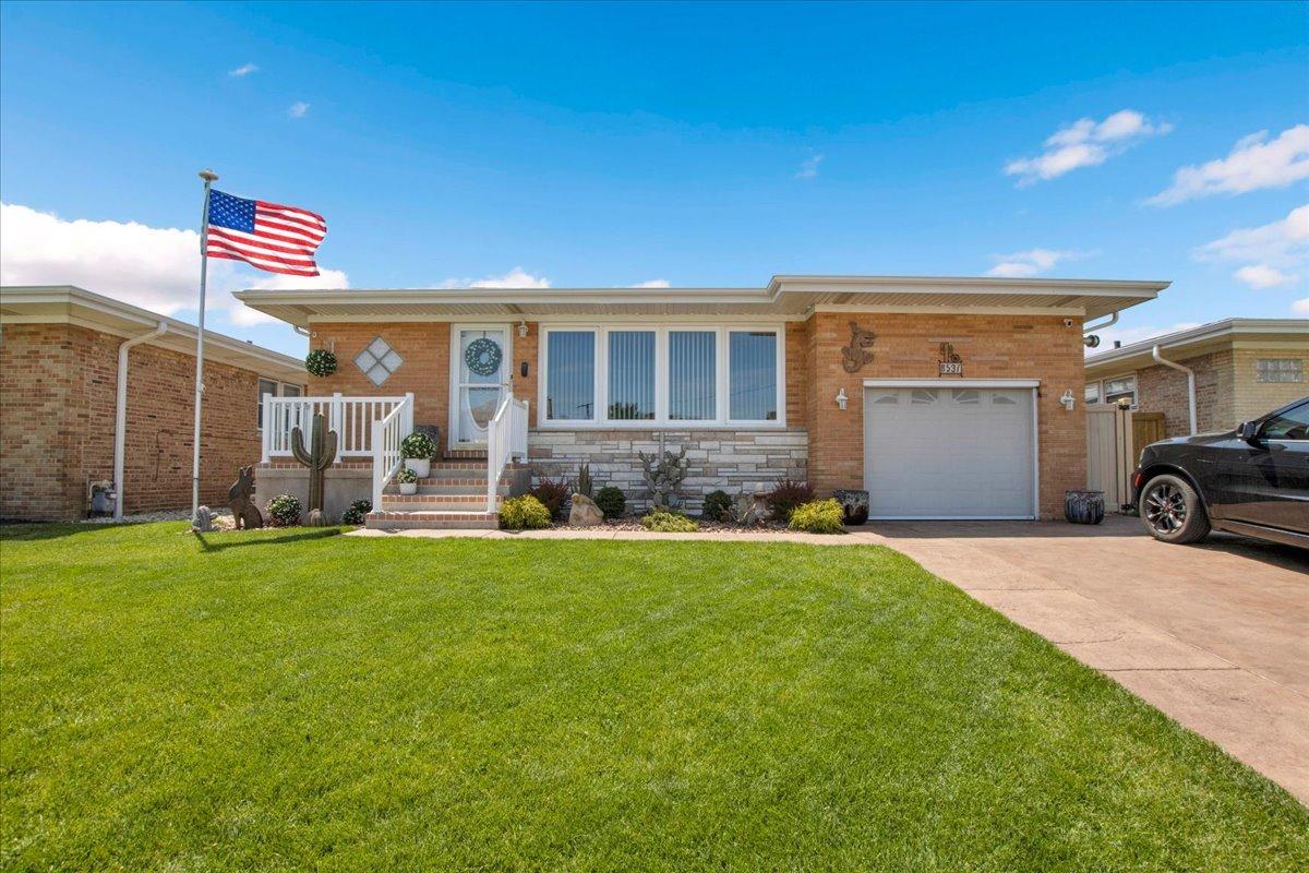 8537 W Winona St., Chicago, IL 60656
