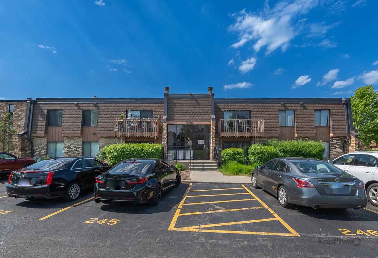 729 Limerick Ln. #2D, Schaumburg, IL 60193
