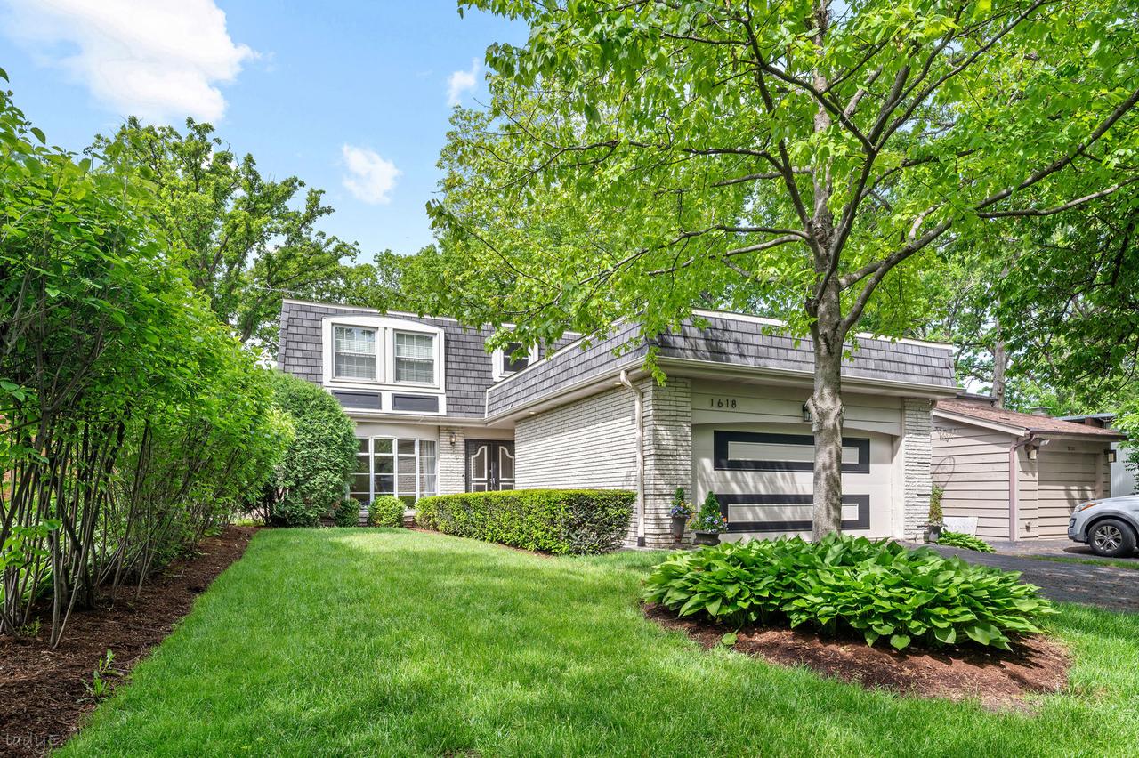1618 Mccraren Rd., Highland Park, IL 60035
