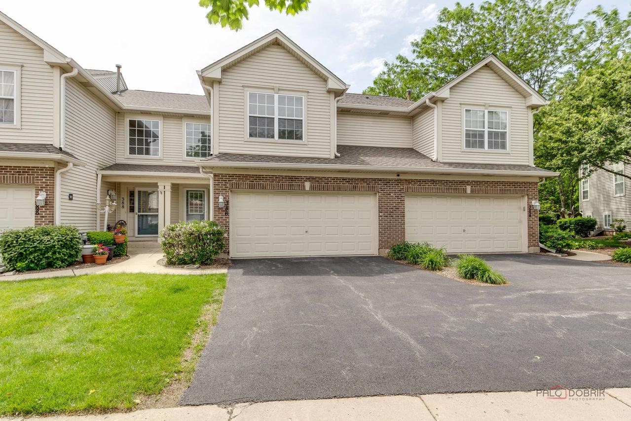 386 Gladstone Ln., Elgin, IL 60120