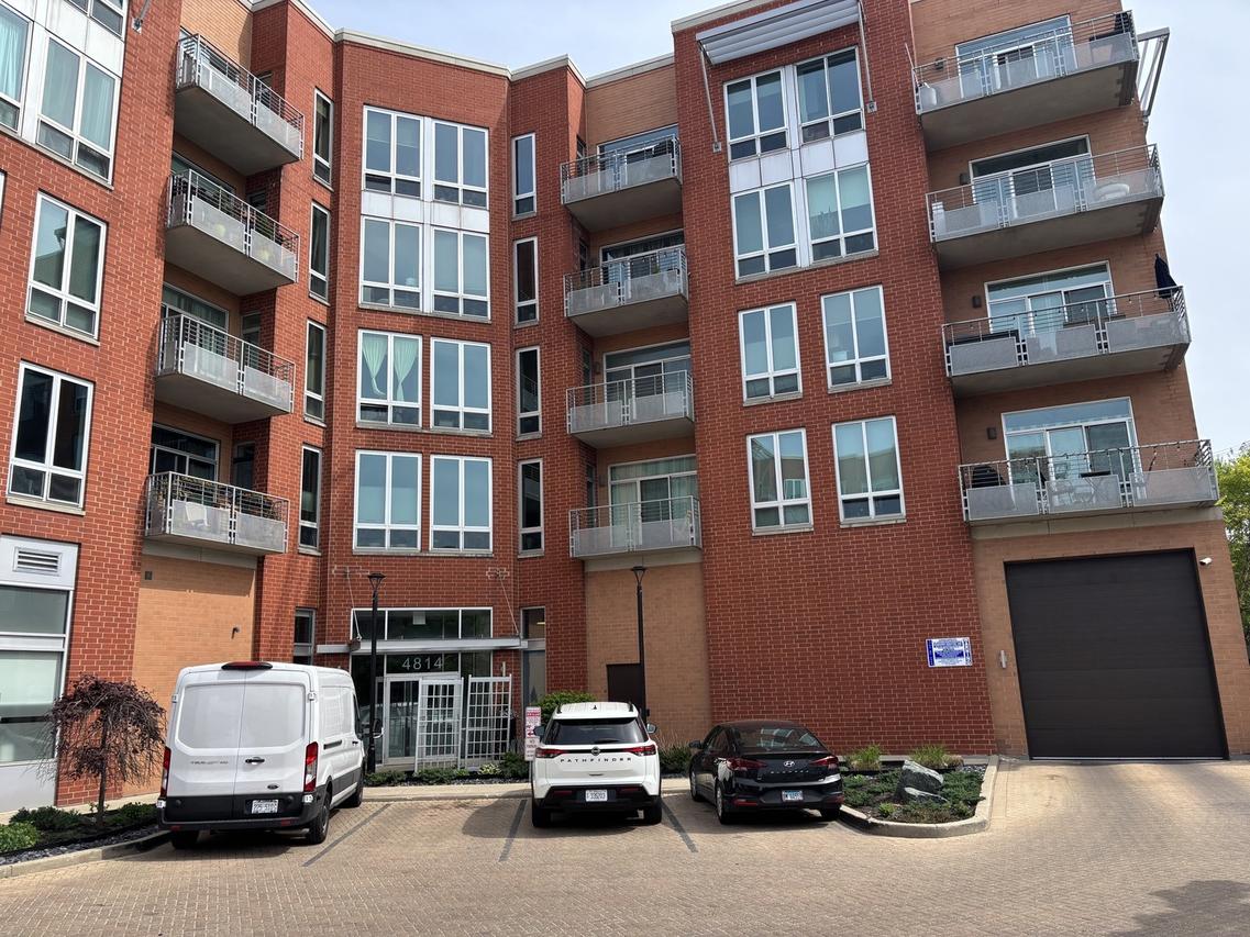 4814 N Clark St. #204S, Chicago, IL 60640