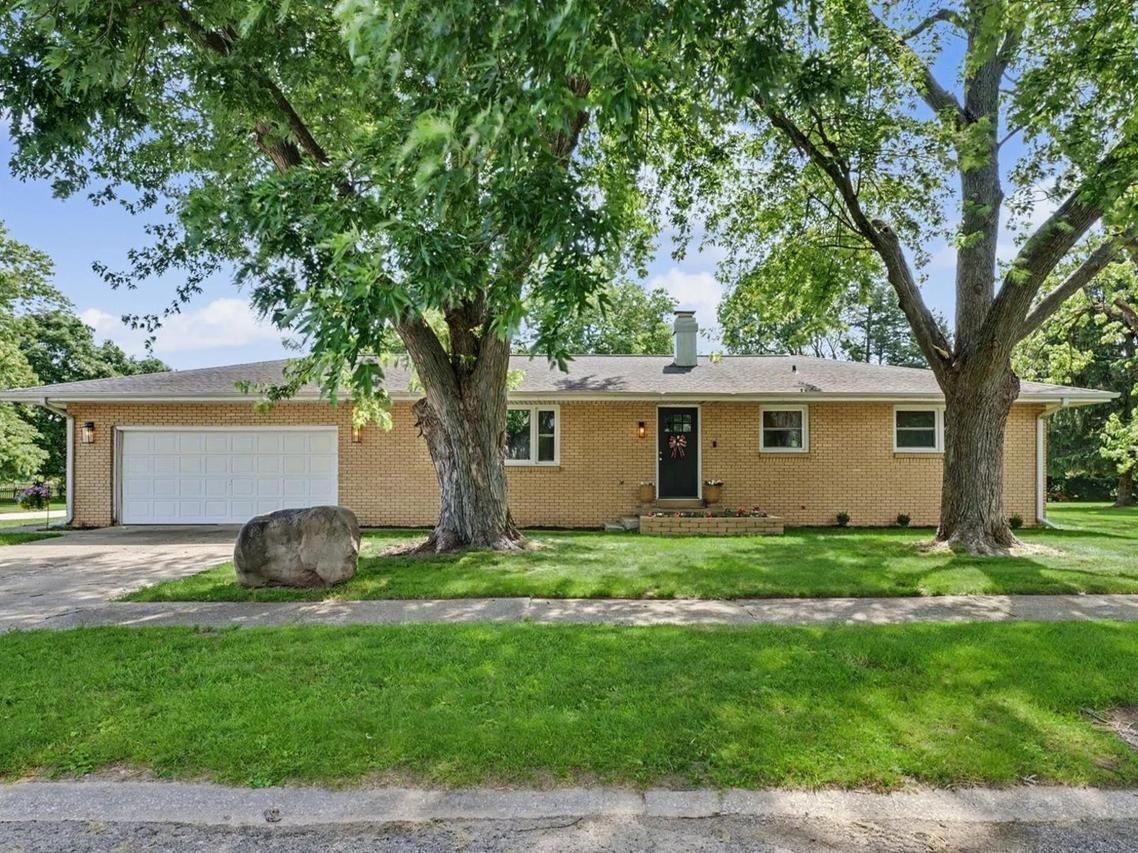 1812 Joni Leann Ct., Urbana, IL 61802