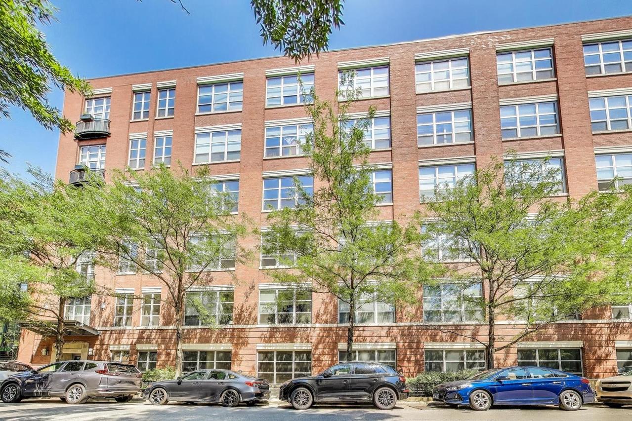 1735 N Paulina St. #404, Chicago, IL 60622