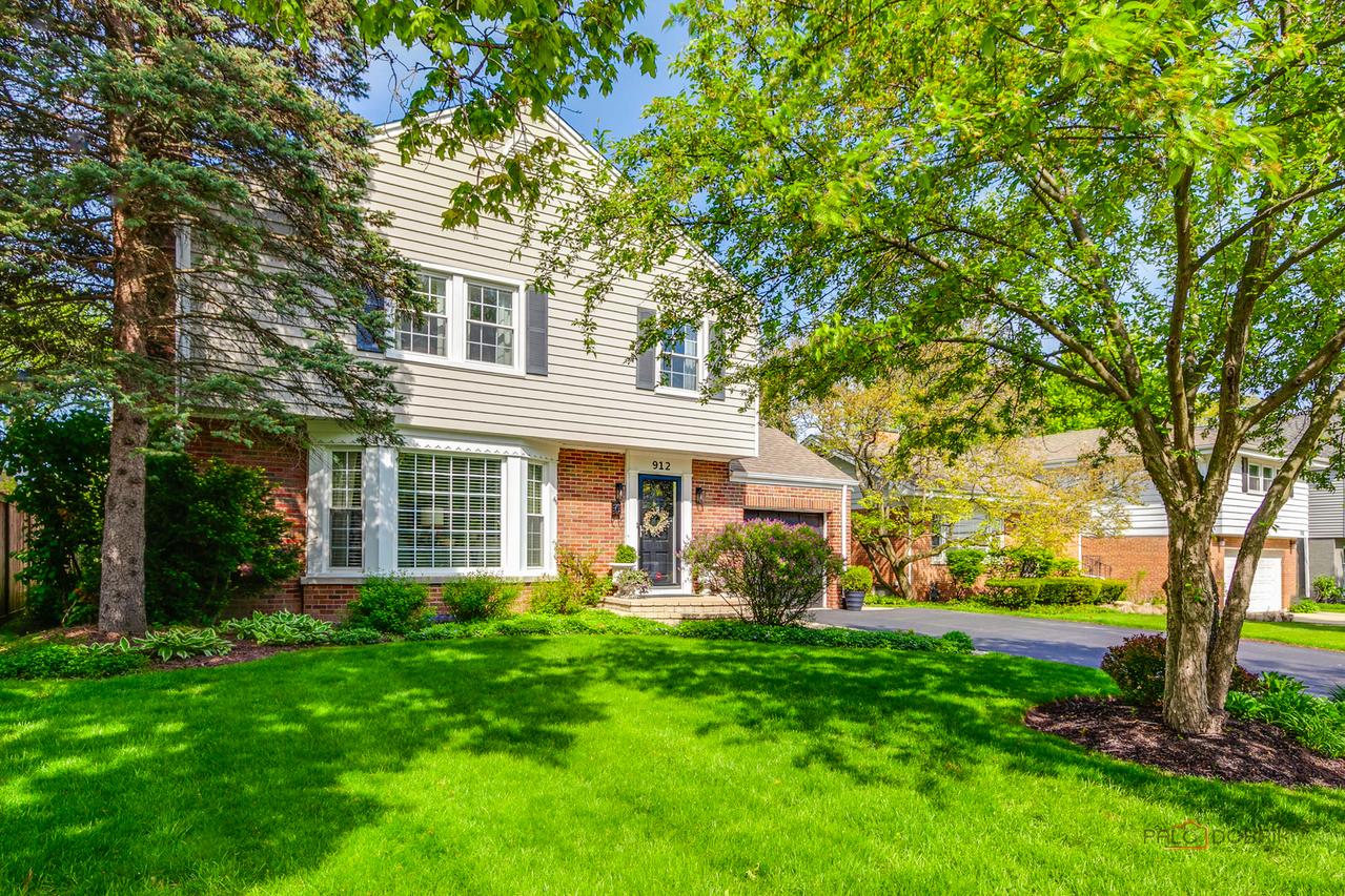912 Oxford Rd., Deerfield, IL 60015