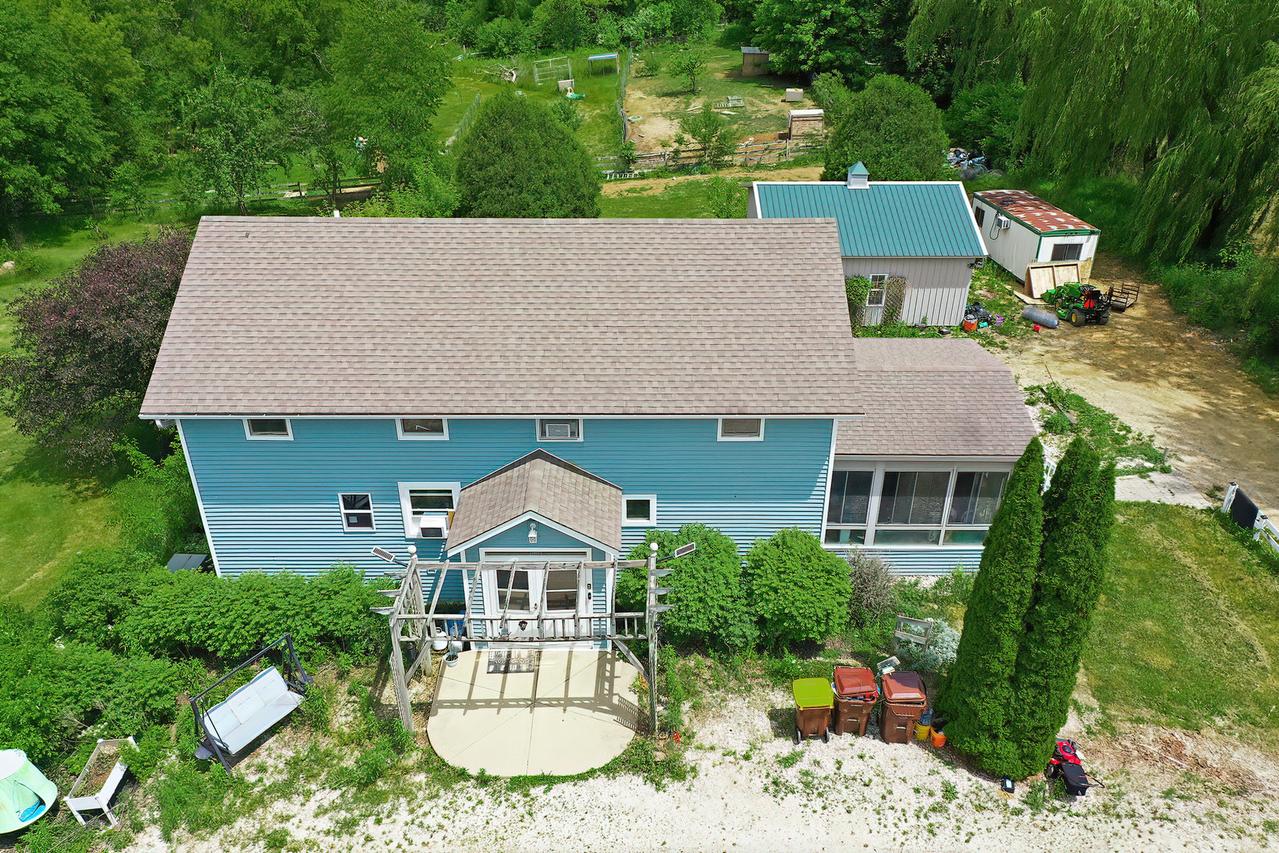 9602 Wright Rd., Harvard, IL 60033