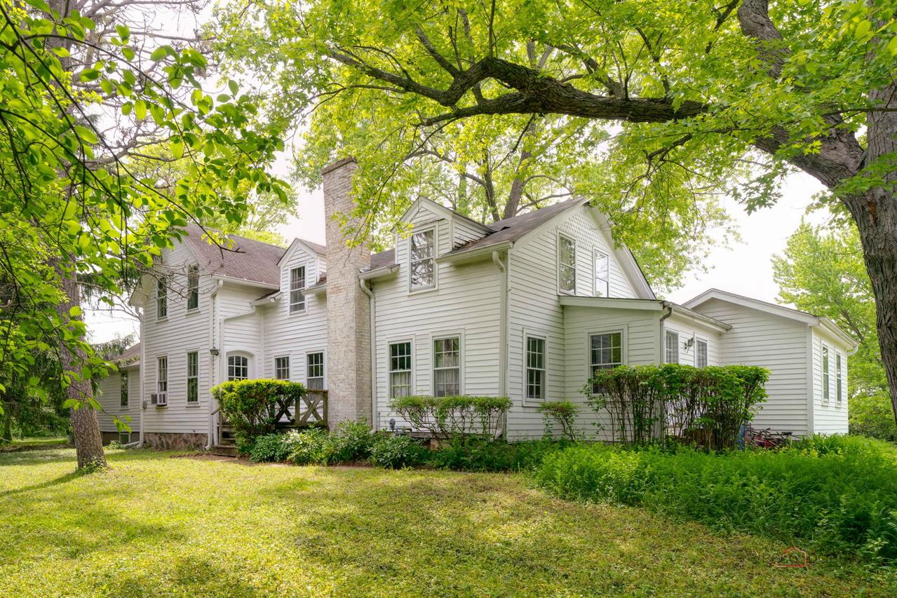 30128 N Saint Marys Rd., Libertyville, IL 60048