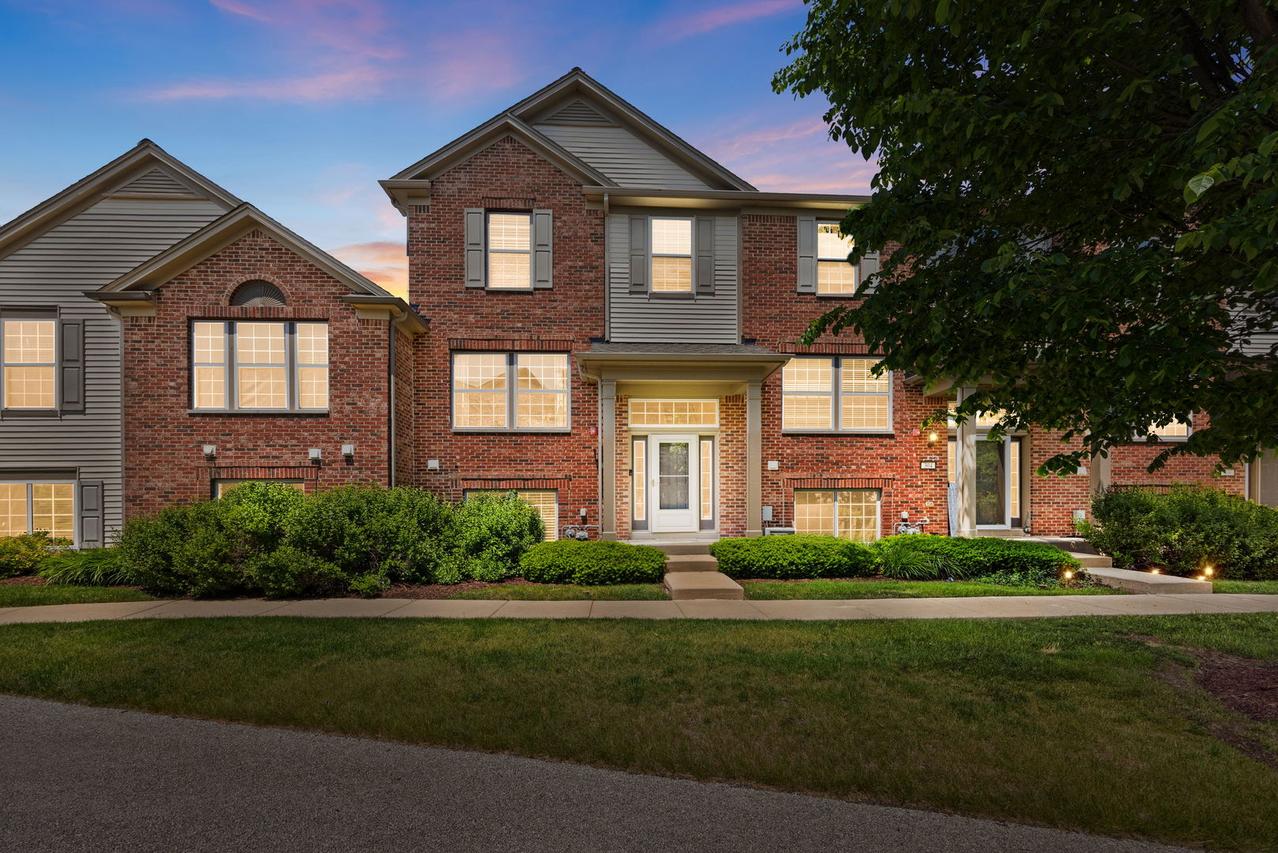302 Devoe Dr., Oswego, IL 60543