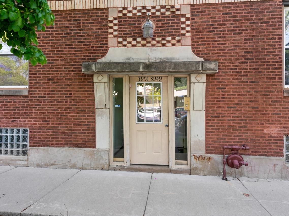 3951 N St Louis Ave. #1, Chicago, IL 60618