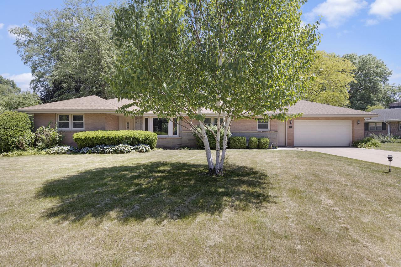 1915 Greenfield Ln., Rockford, IL 61107