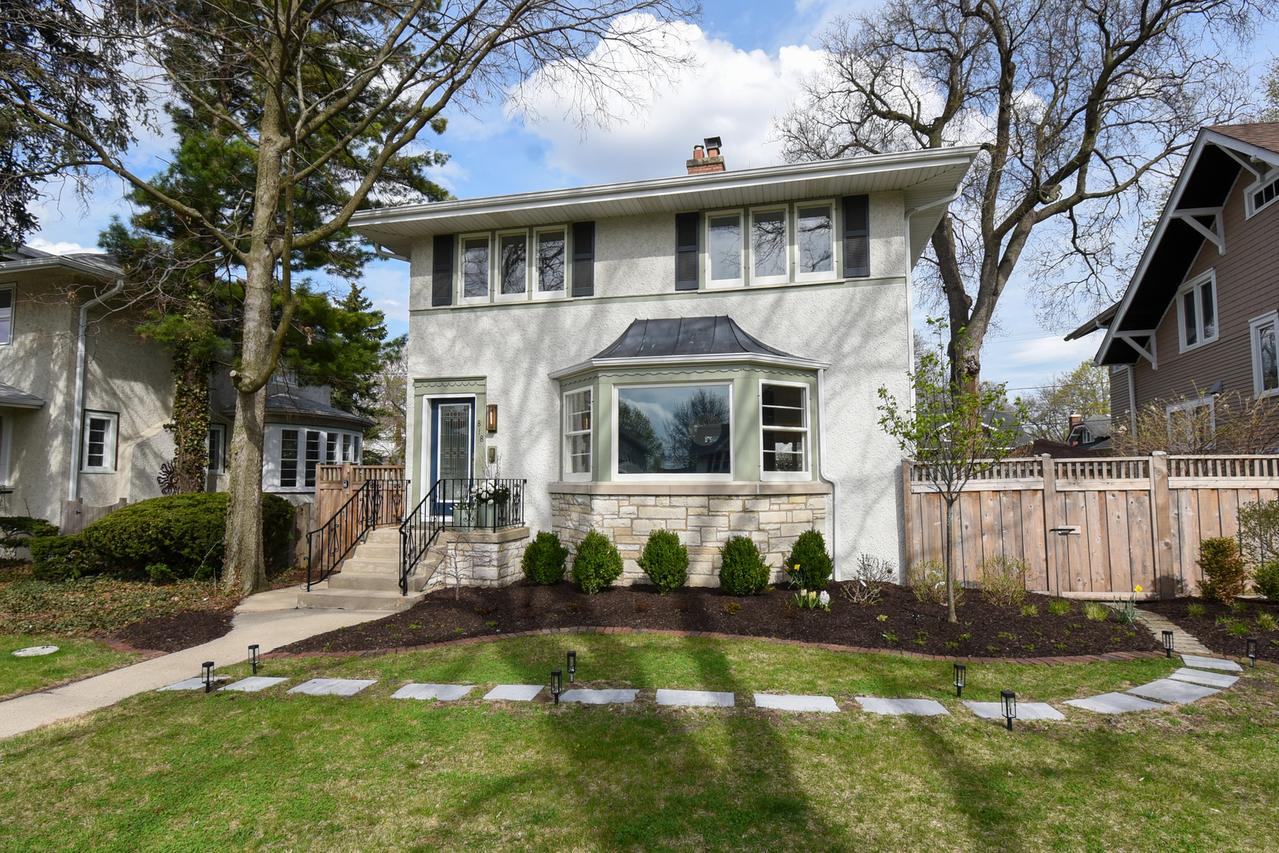818 N Euclid Ave., Oak Park, IL 60302