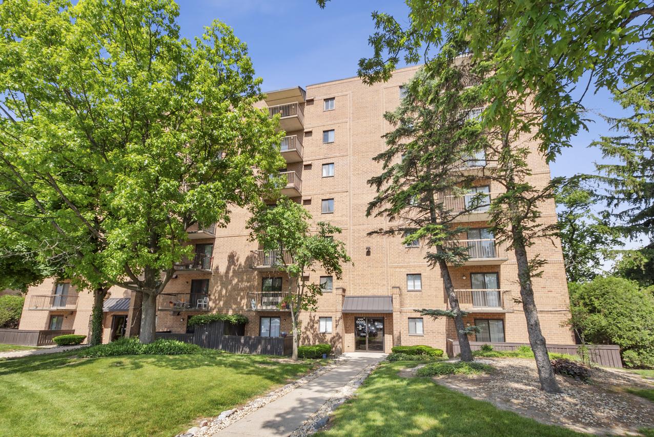 6020 Lake Bluff Dr. #502, Tinley Park, IL 60477