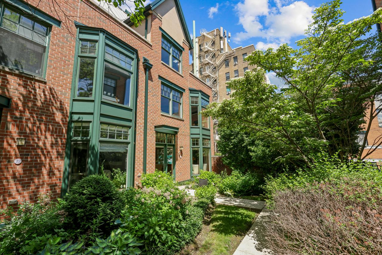 101 N Euclid Ave. #23, Oak Park, IL 60301