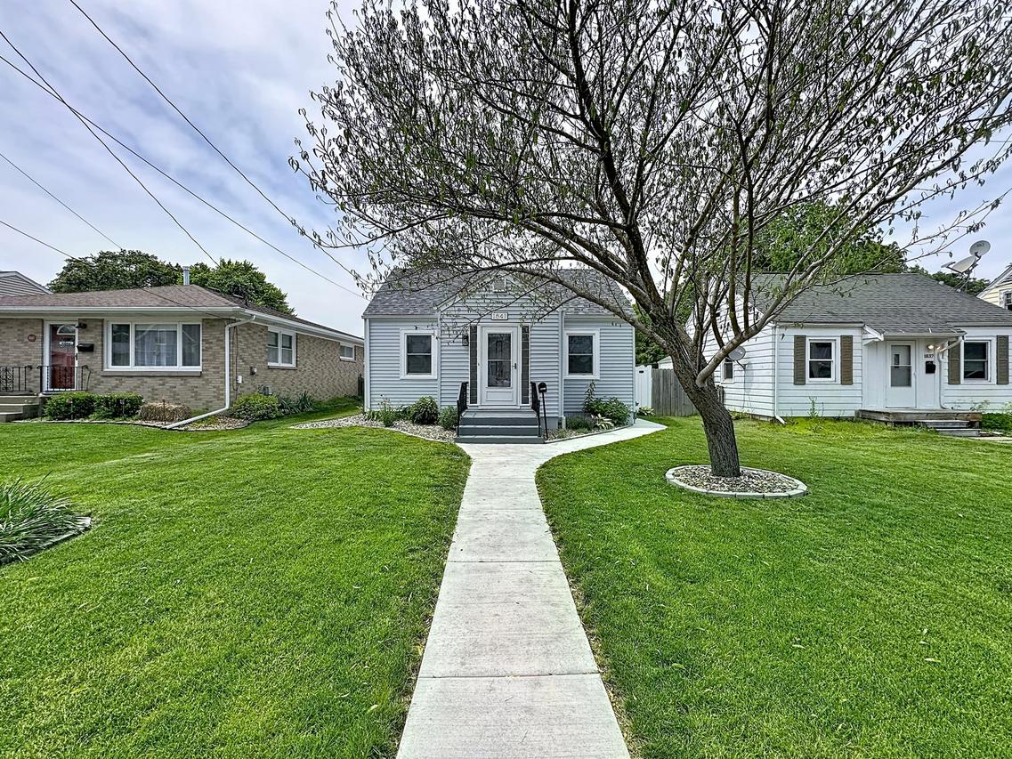 1841 32nd St., Moline, IL 61265