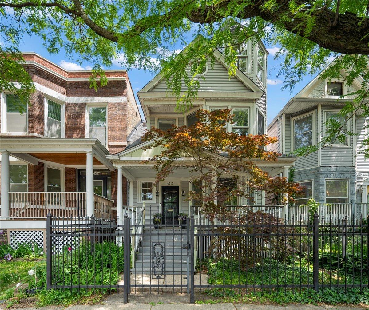 4313 N Ashland Ave., Chicago, IL 60613