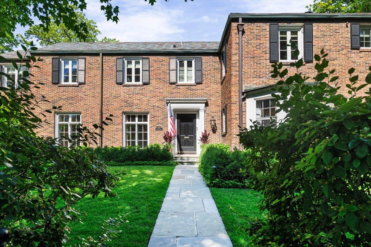 870 Bryant Ave., Winnetka, IL 60093