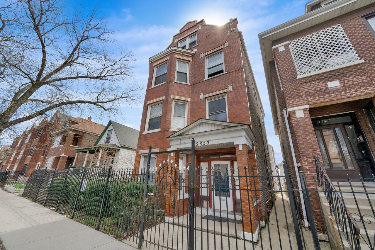 2853 W 40th St., Chicago, IL 60632