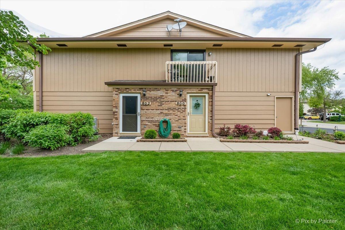 802 Dighton Ln., Schaumburg, IL 60173