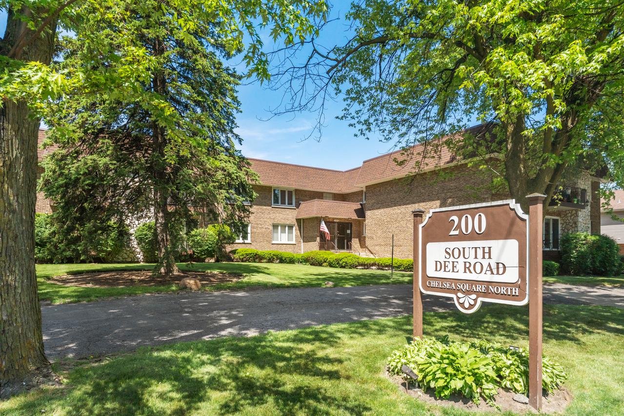 200 S Dee Rd. #1D, Park Ridge, IL 60068