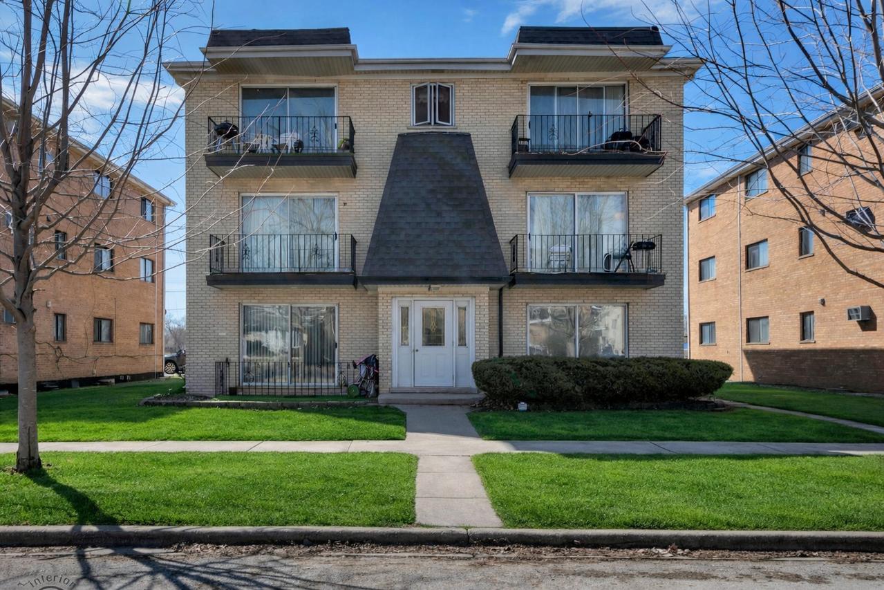 6135 Marshall Ave. #301, Chicago Ridge, IL 60415