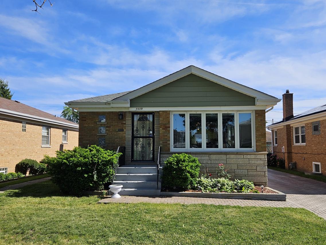 7119 W Sunnyside Ave., Norridge, IL 60706