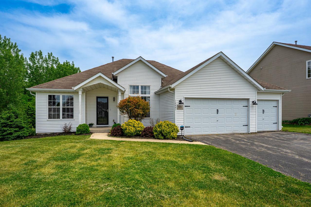 14045 Tallgrass Tr., Poplar Grove, IL 61065