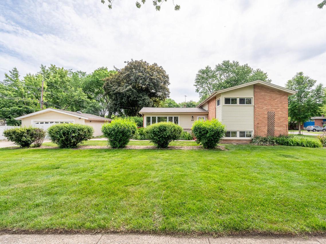 274 Pleasant Hill Blvd., Palatine, IL 60067