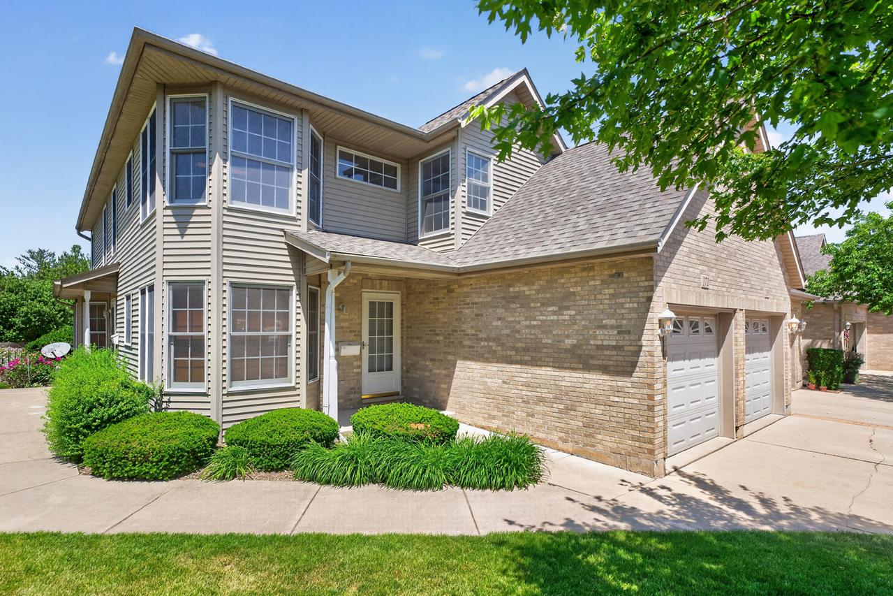 171 Mclaren Dr. #-, Sycamore, IL 60178