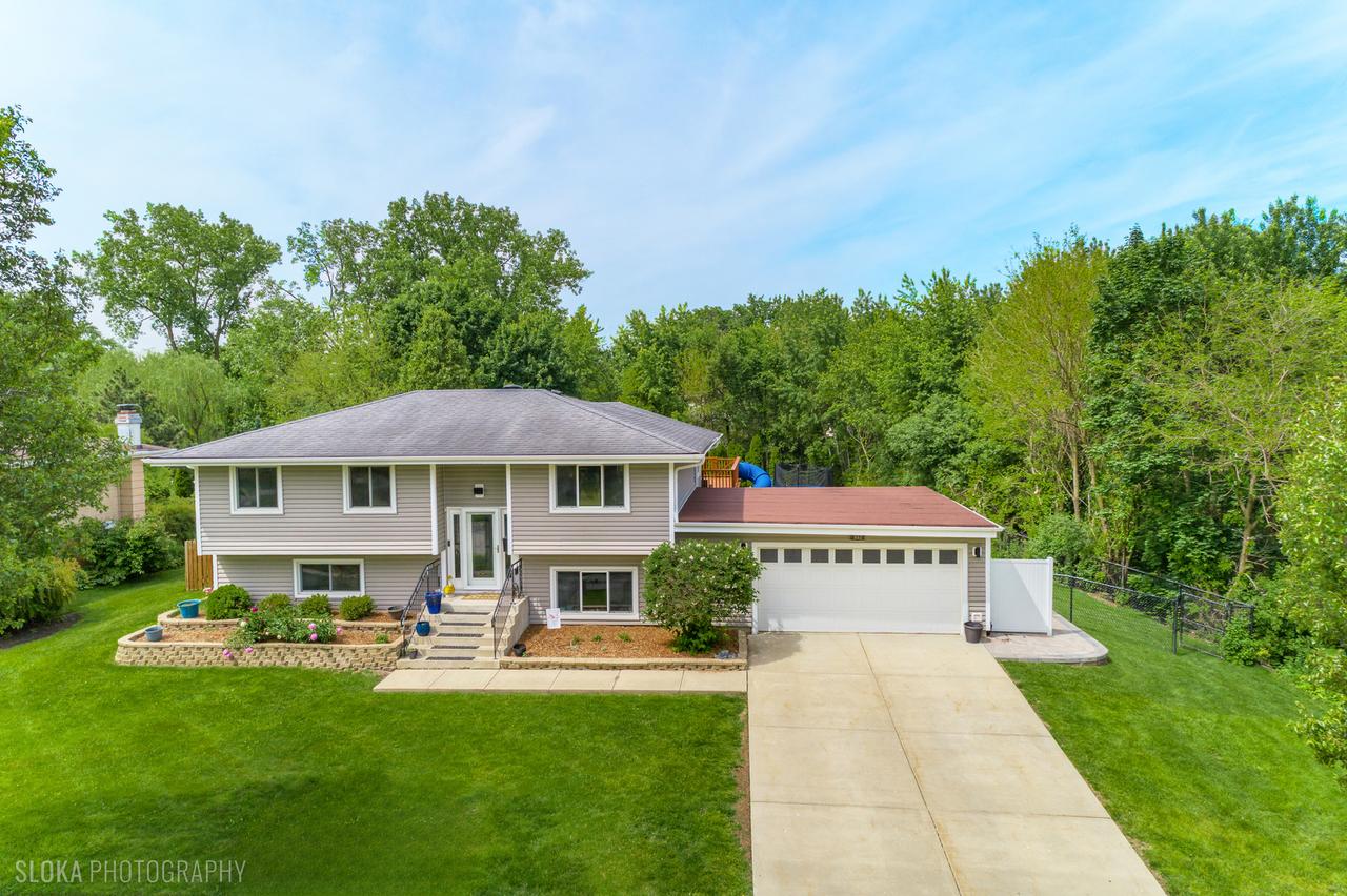 532 Cambridge Dr., Schaumburg, IL 60193