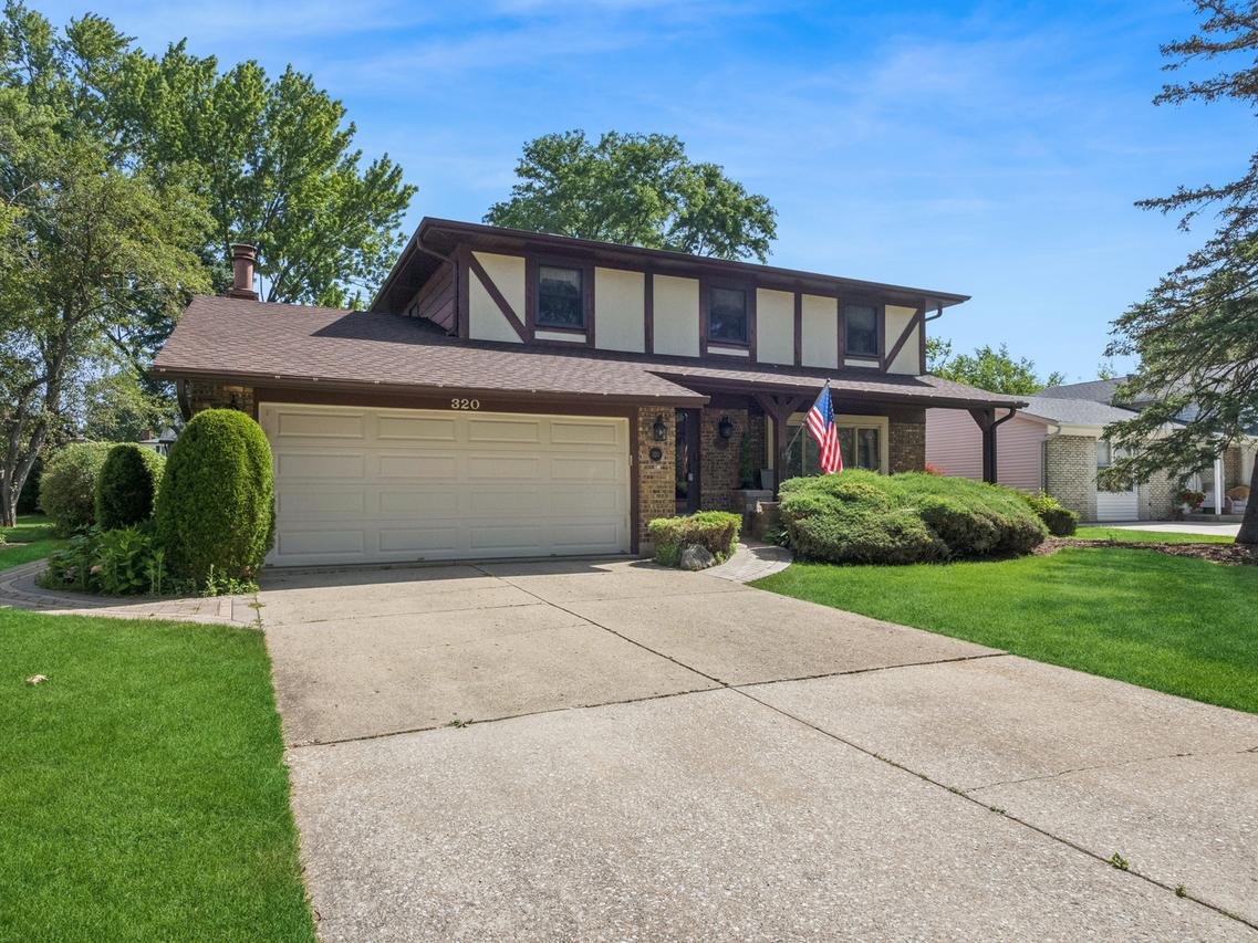 320 University Dr., Buffalo Grove, IL 60089