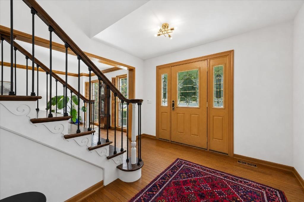 381 Prairie Knoll Dr., Naperville, IL 60565
