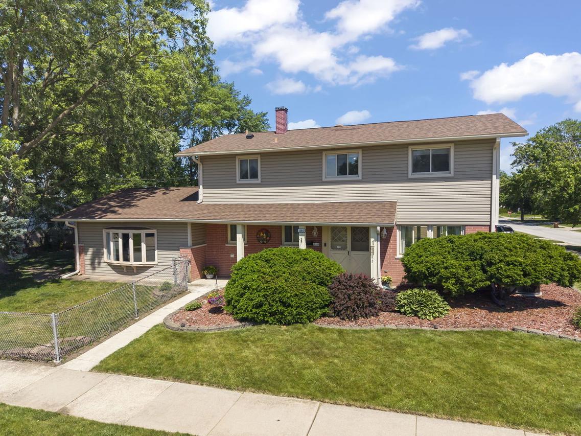 14849 Park Ave., Oak Forest, IL 60452