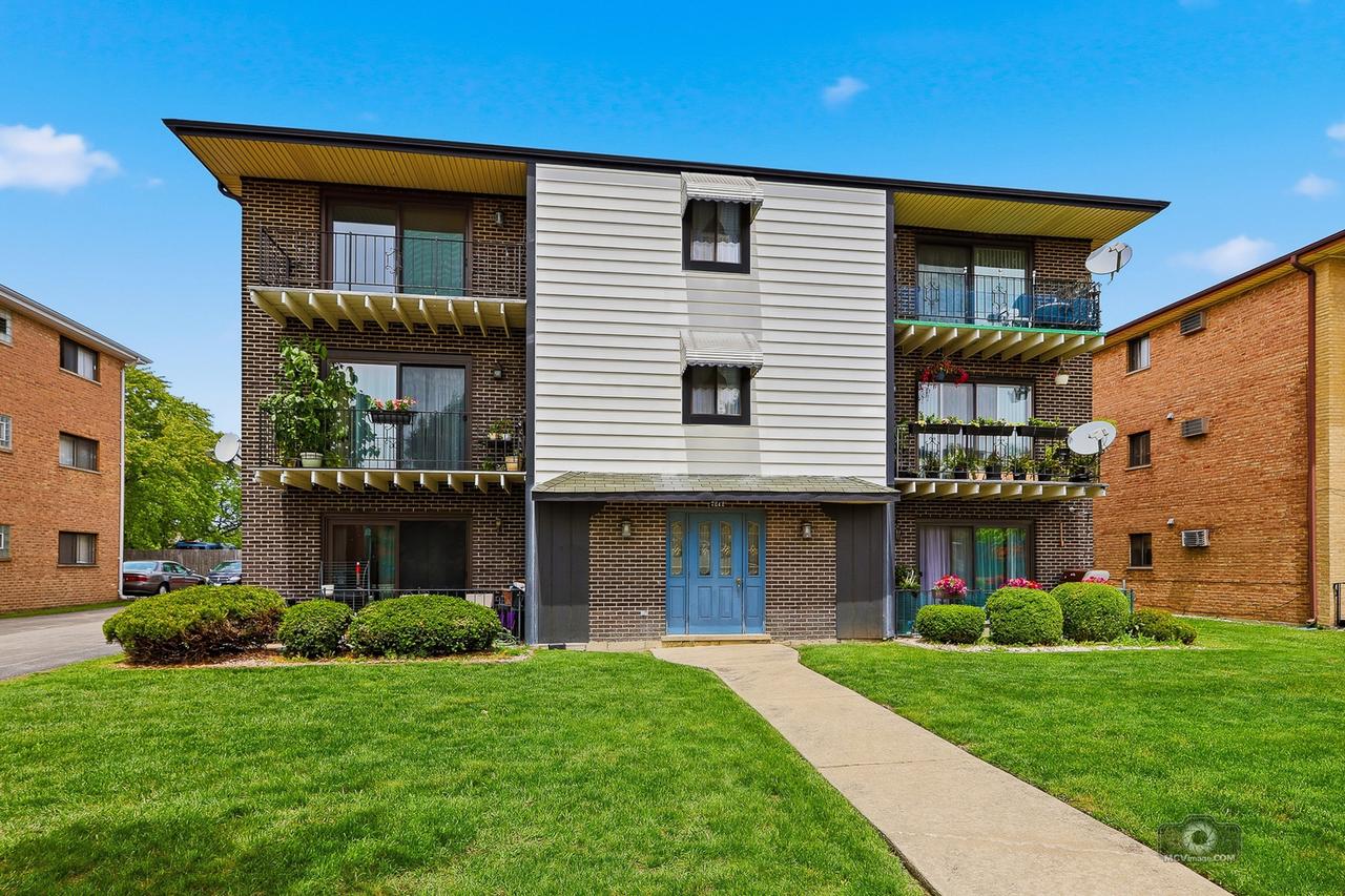 7242 W 86th St. #2A, Bridgeview, IL 60455