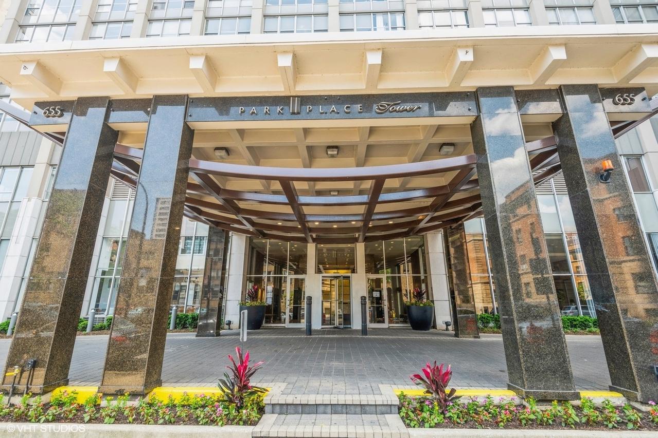 655 W Irving Park Rd. #4812, Chicago, IL 60613