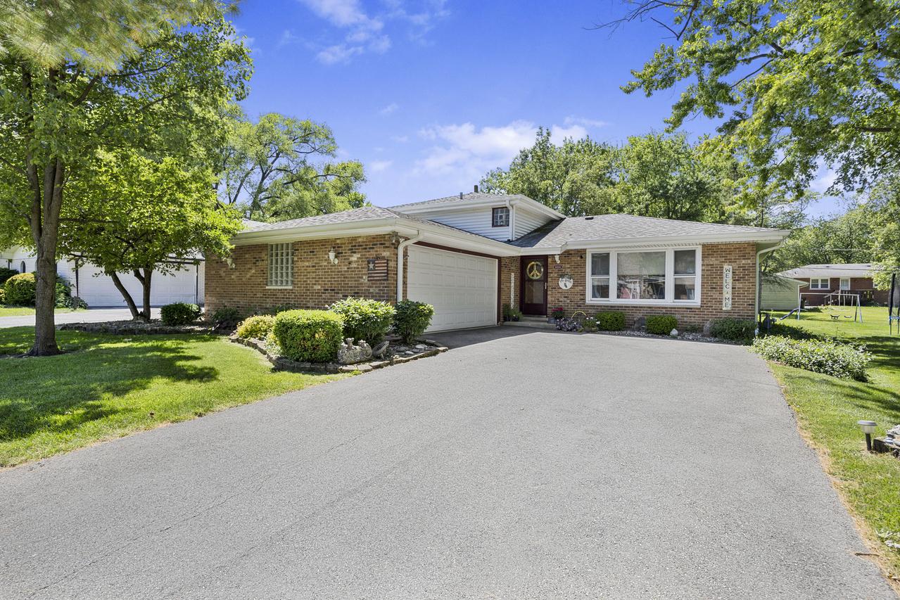19200 S Champlain Ave., Glenwood, IL 60425