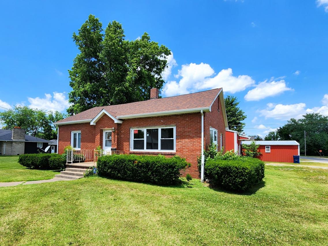 809 E Main St., West Frankfort, IL 62896