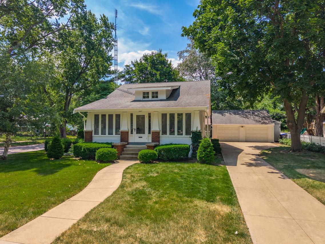 1507 E Taylor St., Bloomington, IL 61701