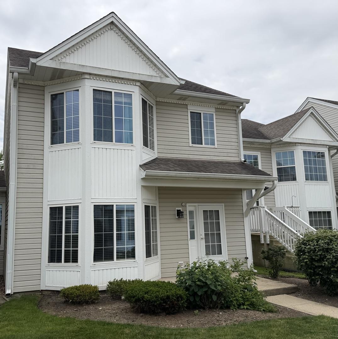 717 Hidden Creek Ln., North Aurora, IL 60542
