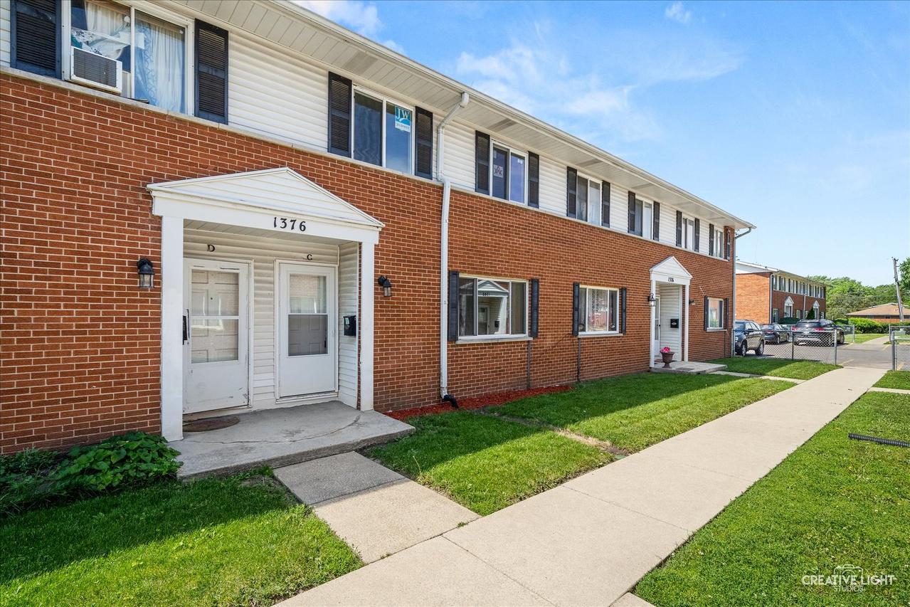 1376 Monomoy St., Aurora, IL 60506