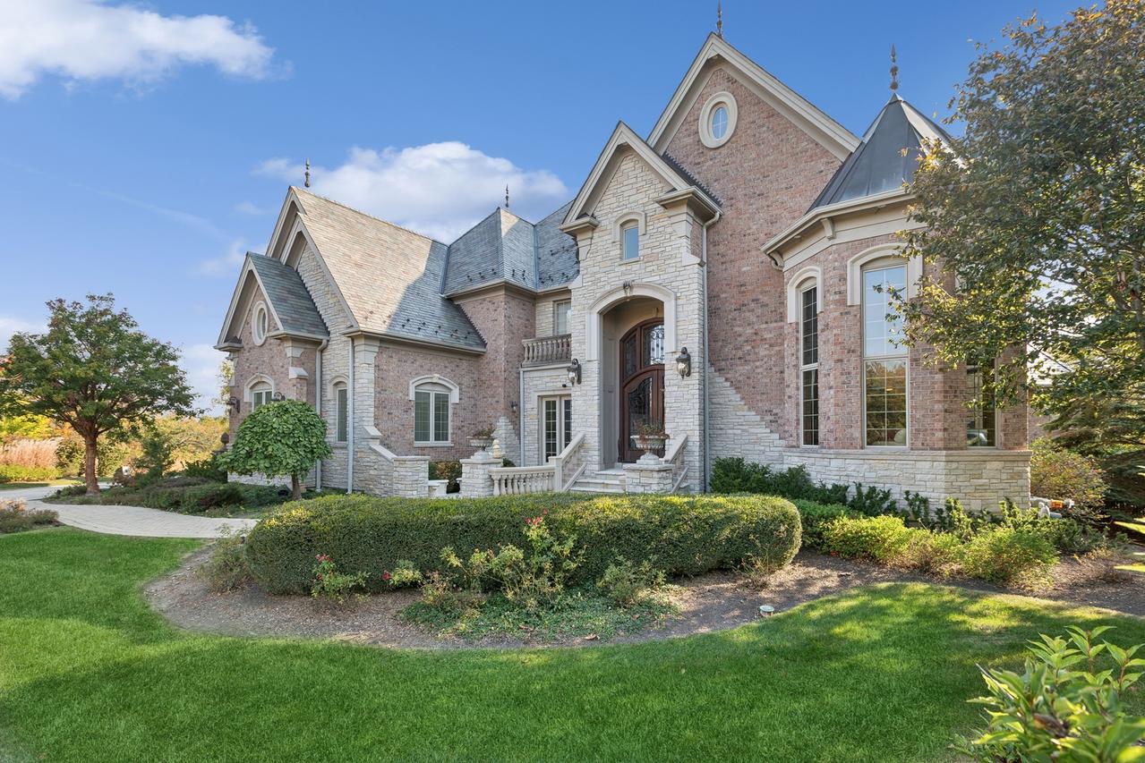 1051 Oakmont Ct., Woodstock, IL 60098