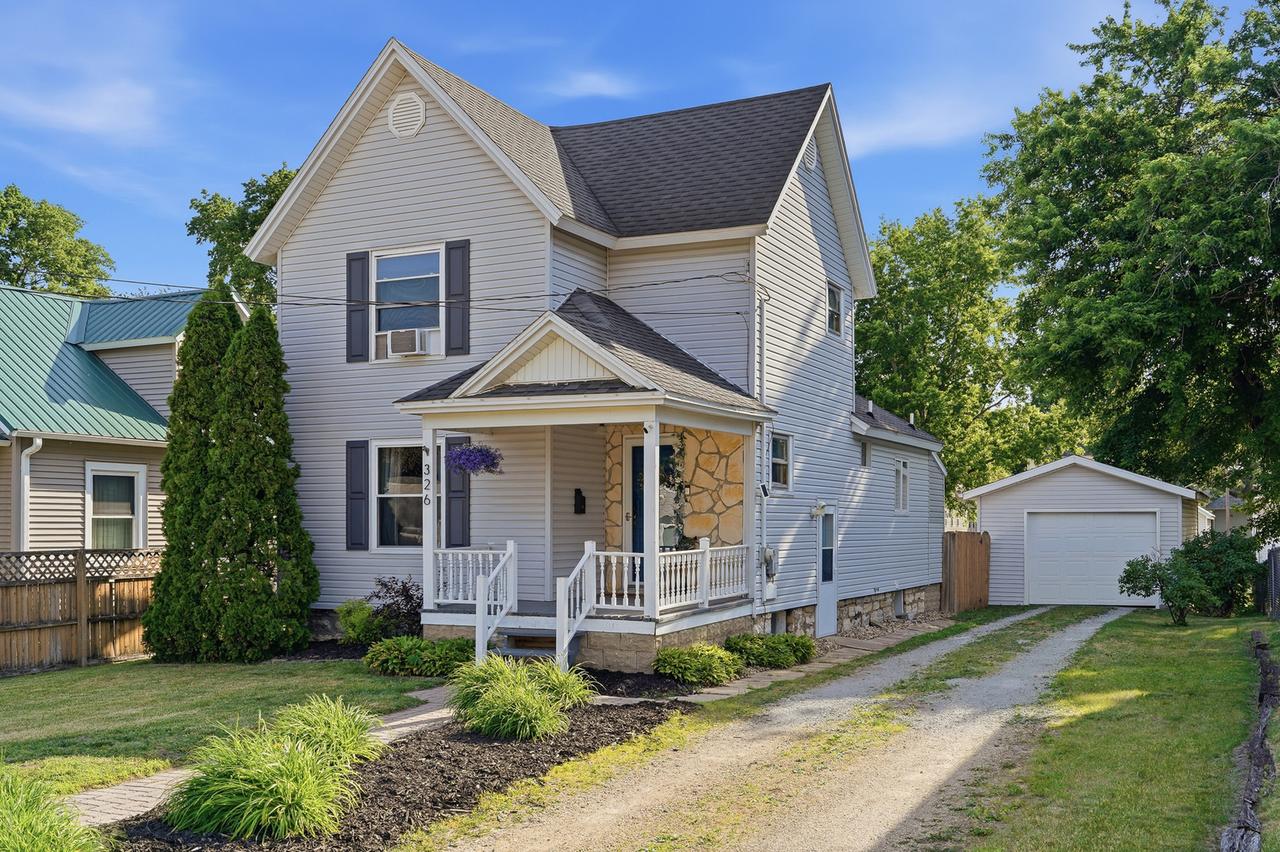 326 Logan Ave., Dixon, IL 61021