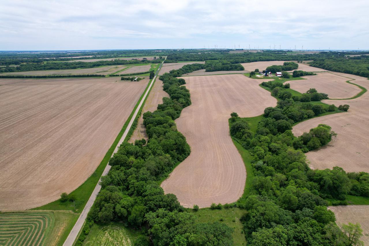 15503 North Ave., Tiskilwa, IL 61368