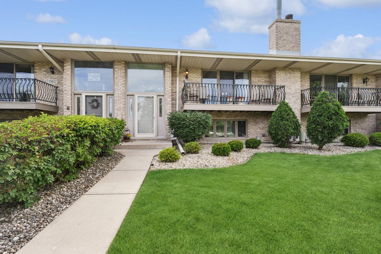10629 Lynn Dr. #115, Orland Park, IL 60467