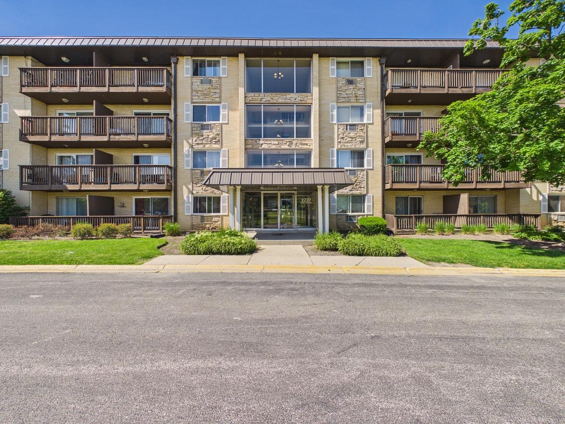 2222 S Goebbert Rd. #358, Arlington Heights, IL 60005