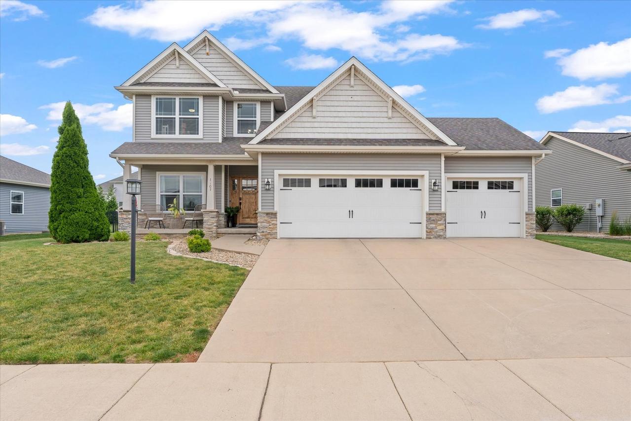 1107 Farm Lake Dr., Mahomet, IL 61853